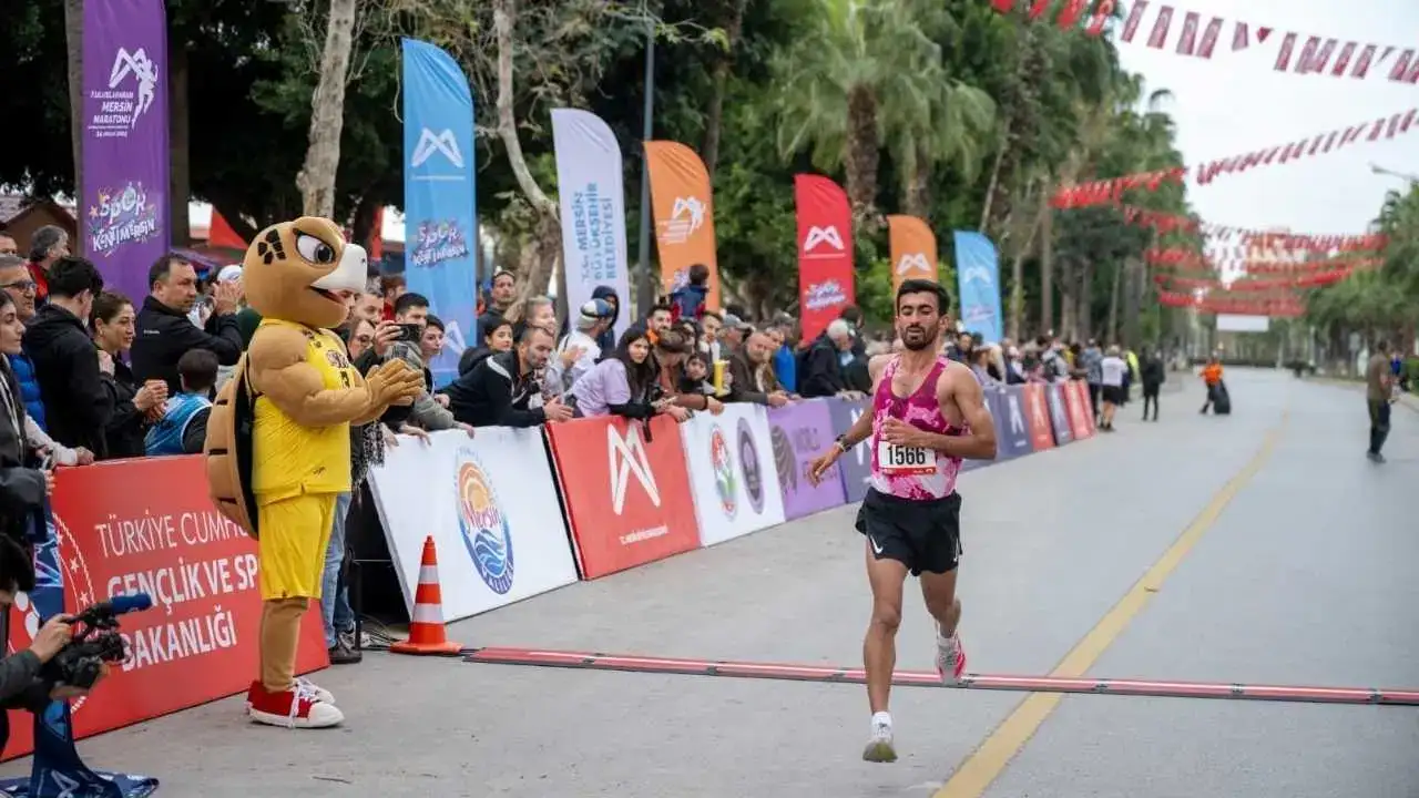 Mersin’de Kültürlerarası Spor Şöleni: Nefes Kesen Maraton Başladı! 2